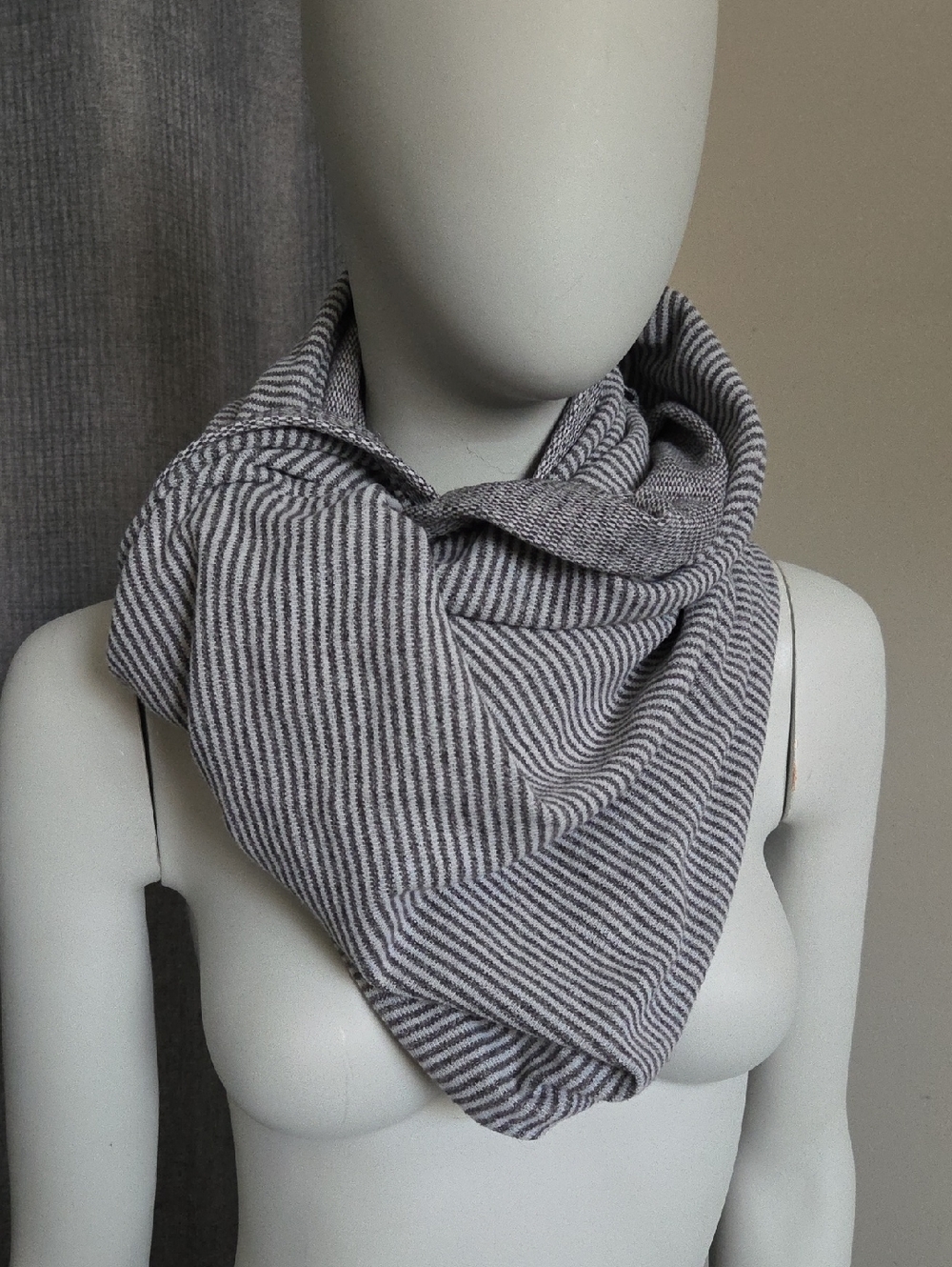 Lululemon Vinyasa Wrap Scarf Snaps In Heather Gray & Stripes